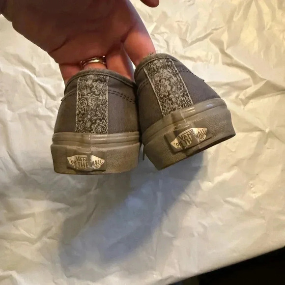 Vans Gray Low Top Size Women’s 9 - Picture 7 of 9